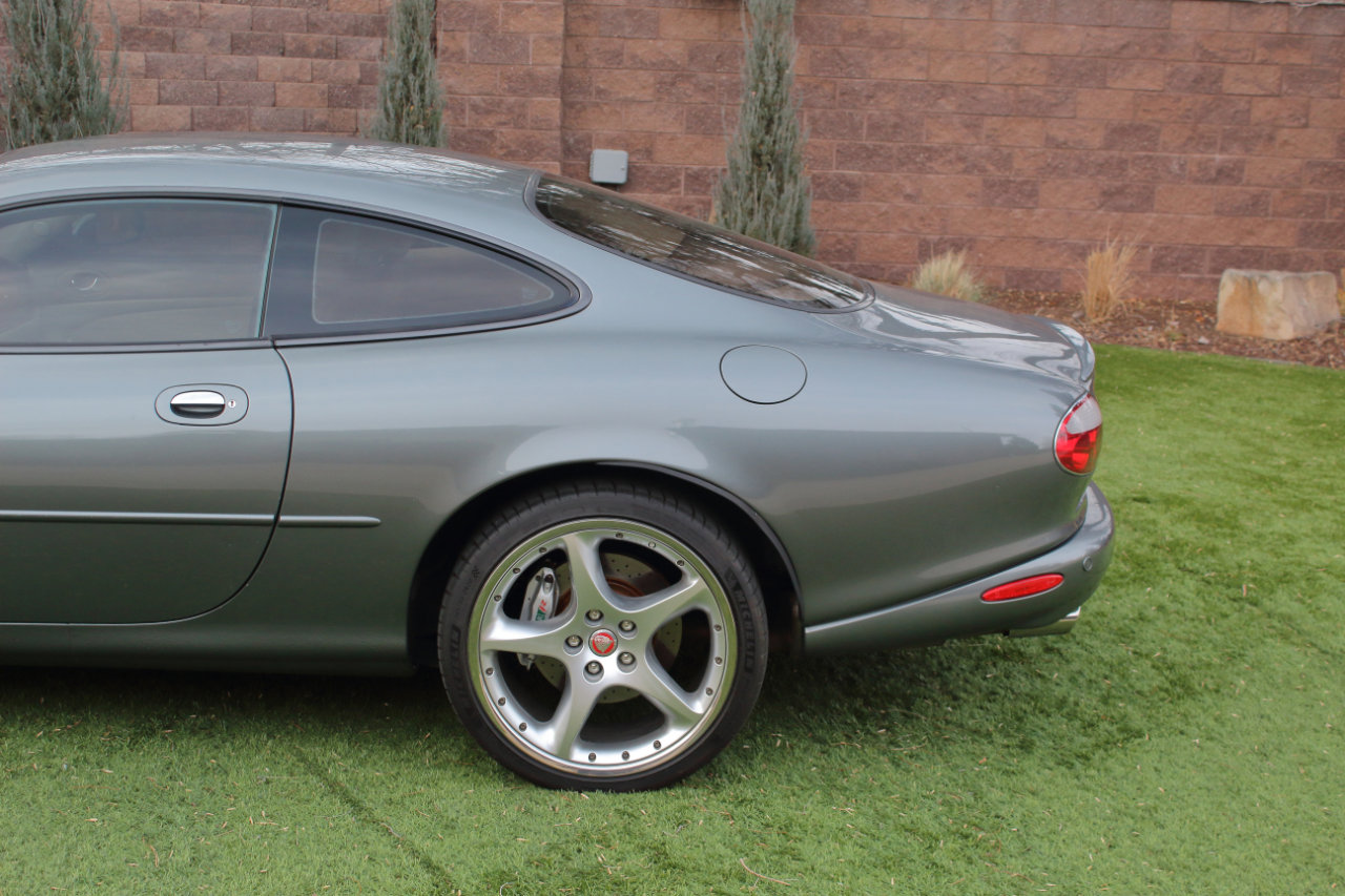 Used 2003 Jaguar XK8 Coupe image 28