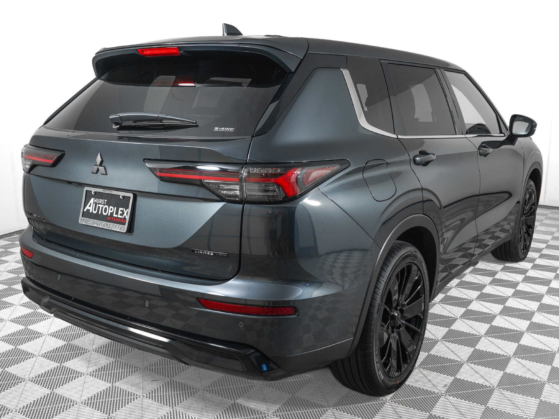 New 2026 Mitsubishi Outlander LE AWD/4WD image 6