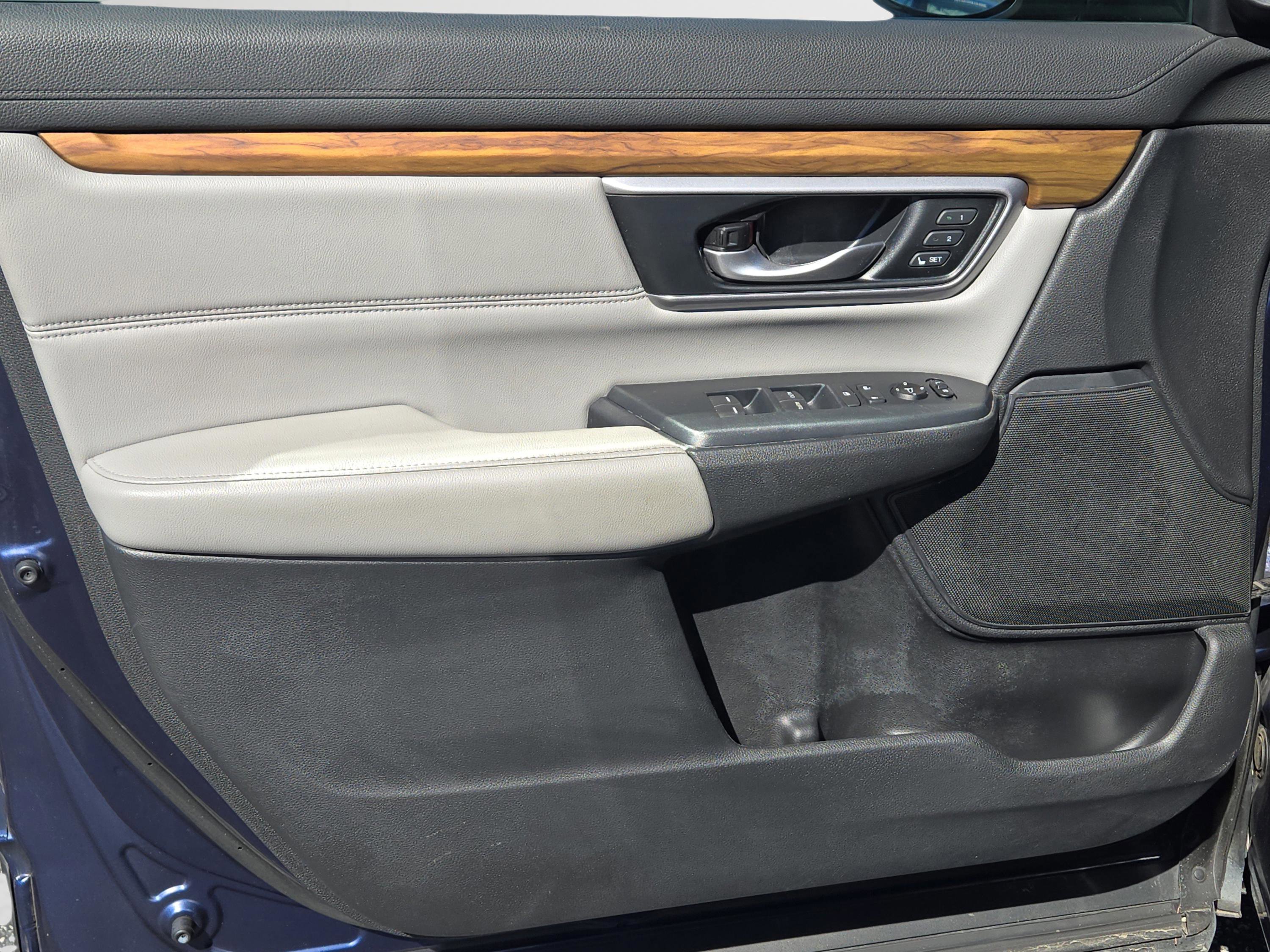 Used 2019 Honda CR-V Touring image 10