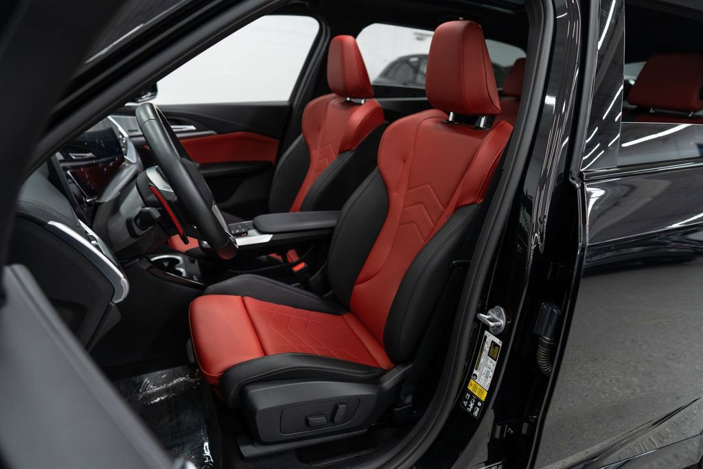 Used 2024 BMW X1 w/ M Sport Line w/ Premium Package image 9