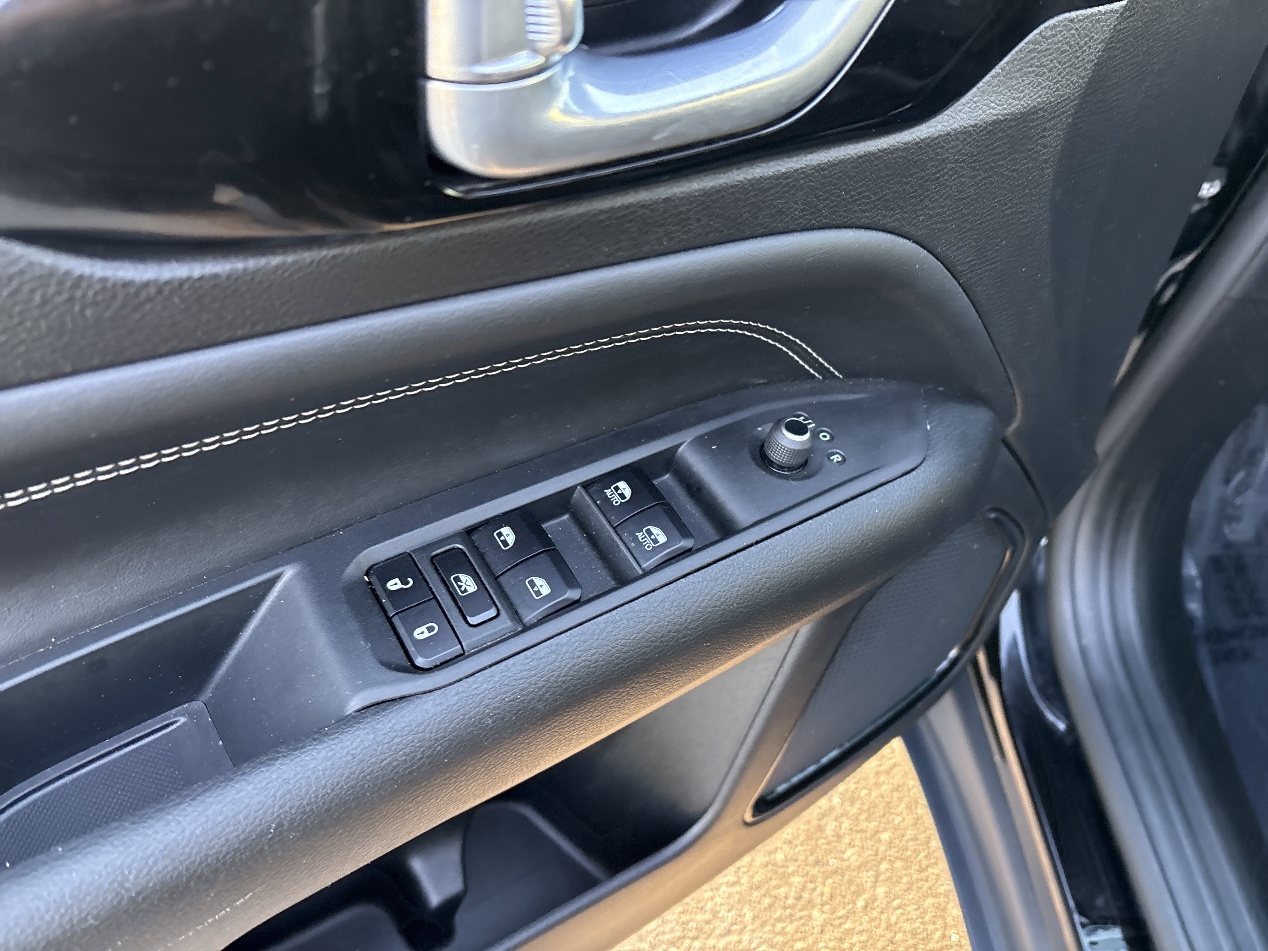 Used 2023 Jeep Compass Altitude AWD/4WD image 15