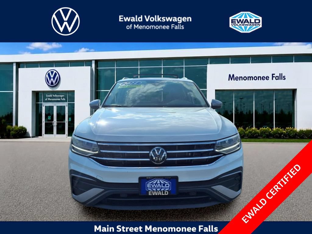 Used 2024 Volkswagen Tiguan Wolfsburg Edition AWD/4WD image 2