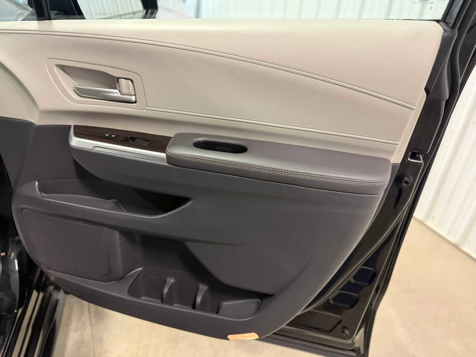 Certified 2023 Toyota Sienna XLE AWD/4WD image 28