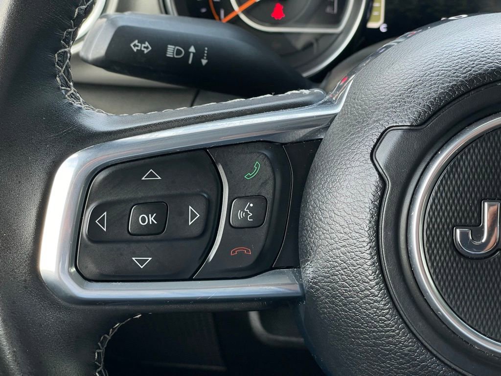 Used 2022 Jeep Gladiator Overland w/ LED Lighting Group image 15