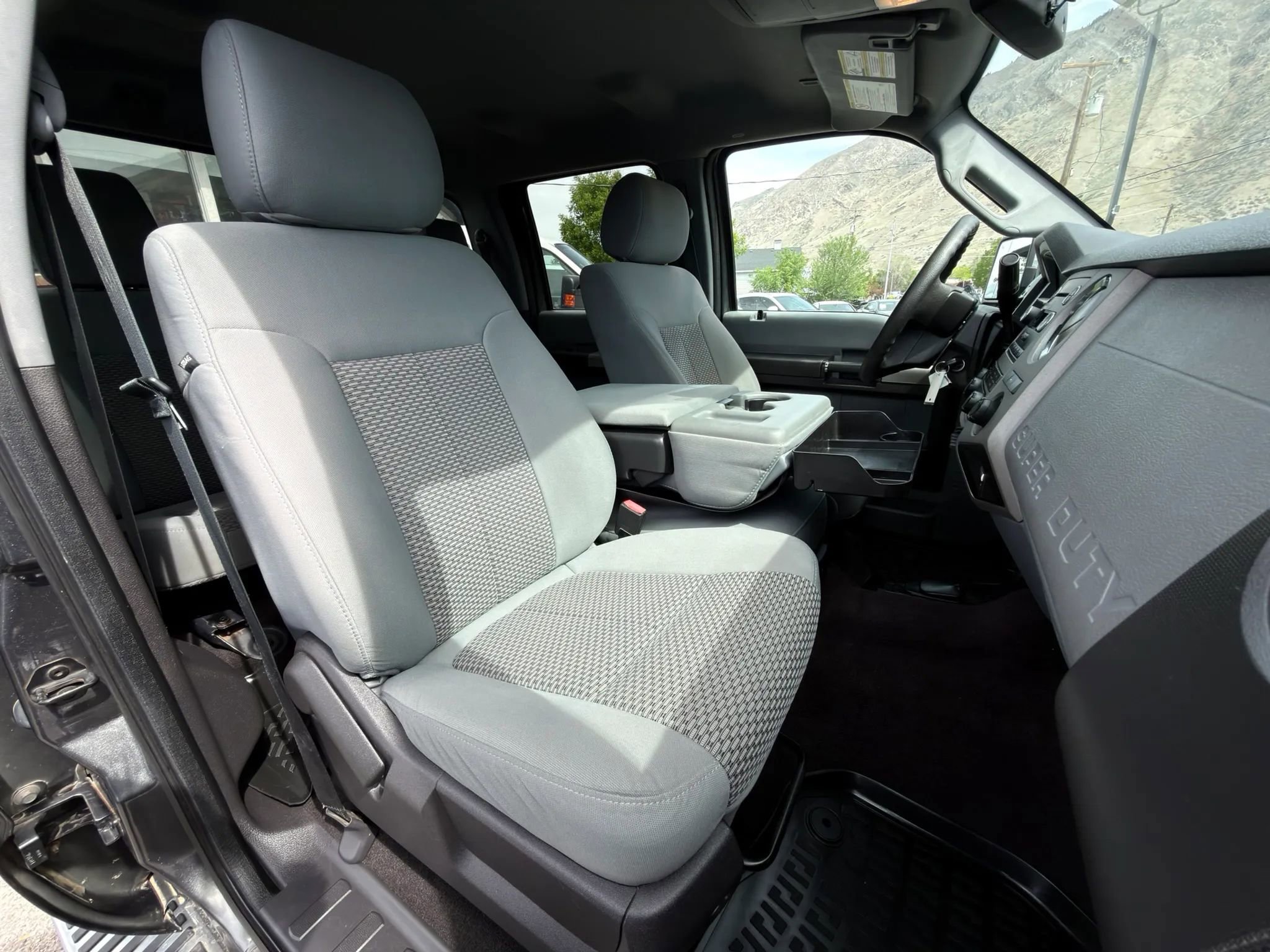 Used 2016 Ford F350 XLT w/ XLT Premium Package AWD/4WD image 7