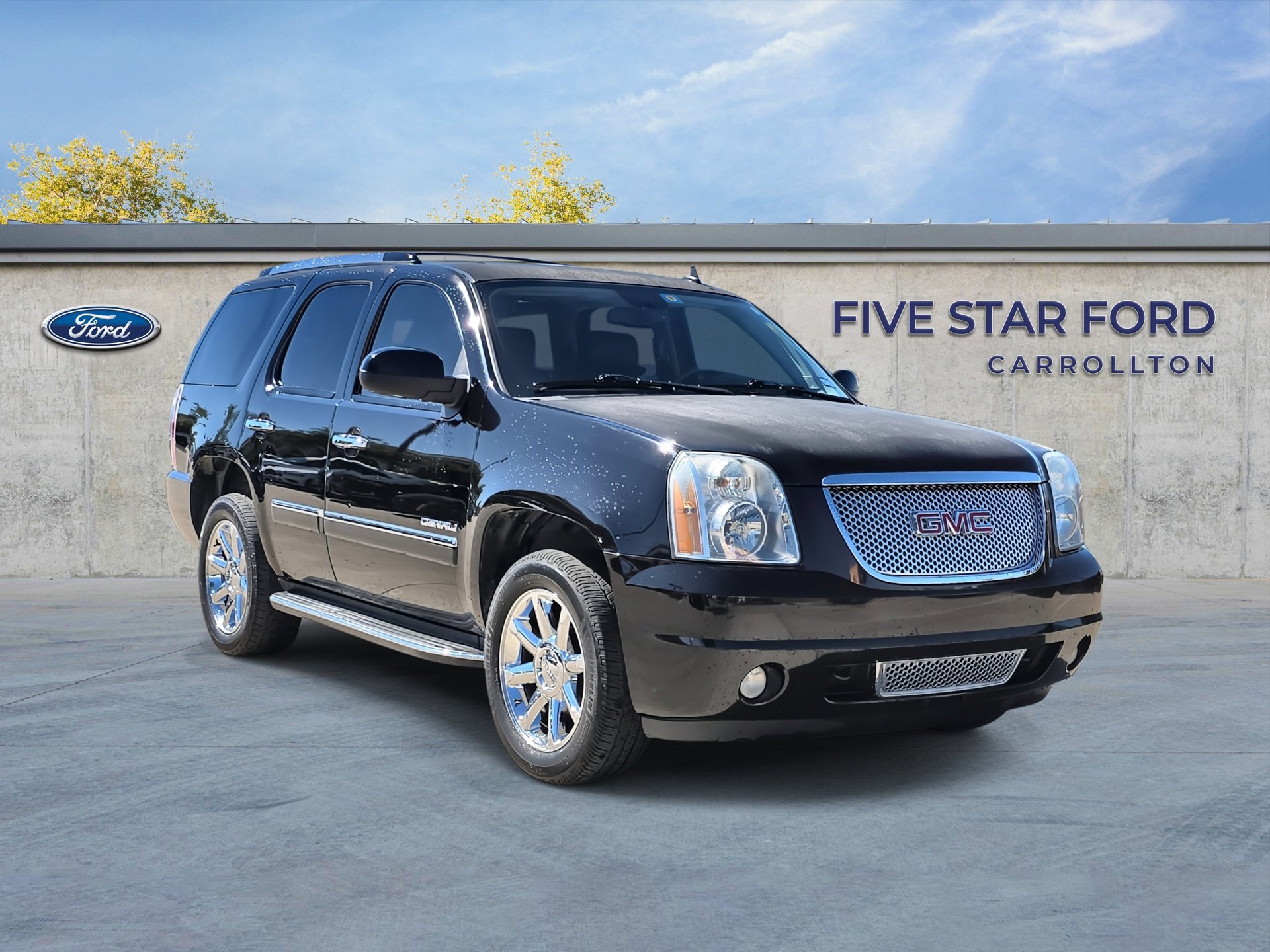 Used 2013 GMC Yukon Denali image 1