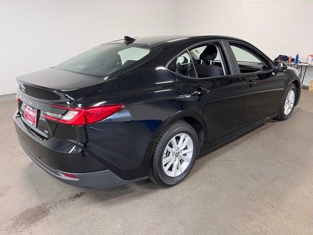 Used 2025 Toyota Camry LE image 3