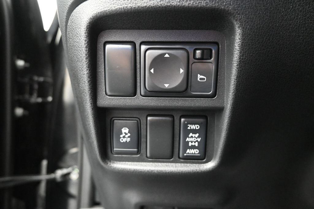 Used 2015 Nissan Juke NISMO AWD/4WD image 17