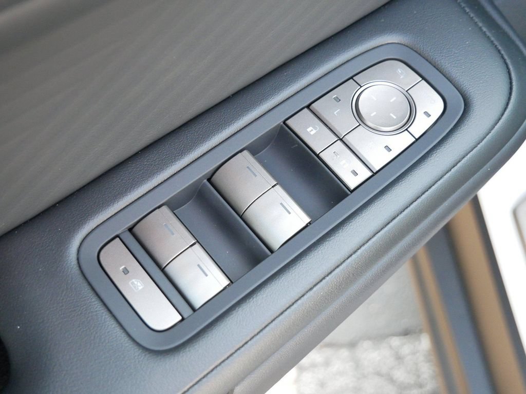 New 2026 Lexus ES 500e AWD/4WD image 15