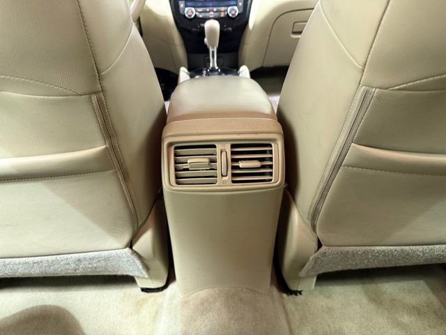 Used 2014 Nissan Rogue SL image 25