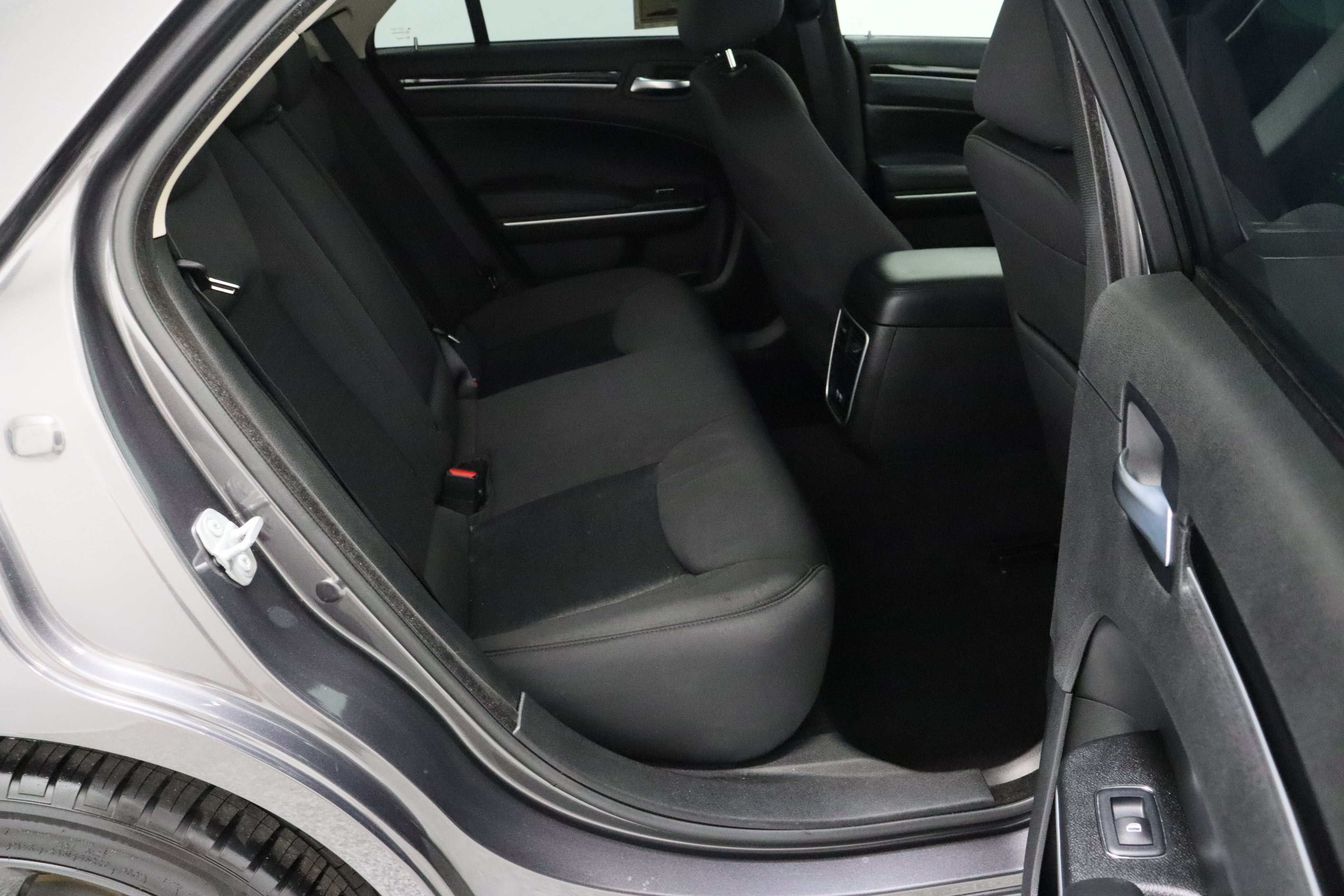 Used 2023 Chrysler 300 Touring w/ Sport Appearance Package RWD image 34