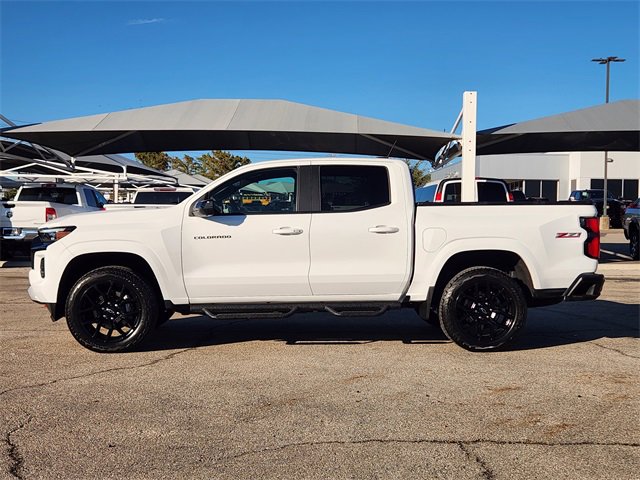 Used 2024 Chevrolet Colorado Z71 w/ LPO, Dark Essentials Package image 4