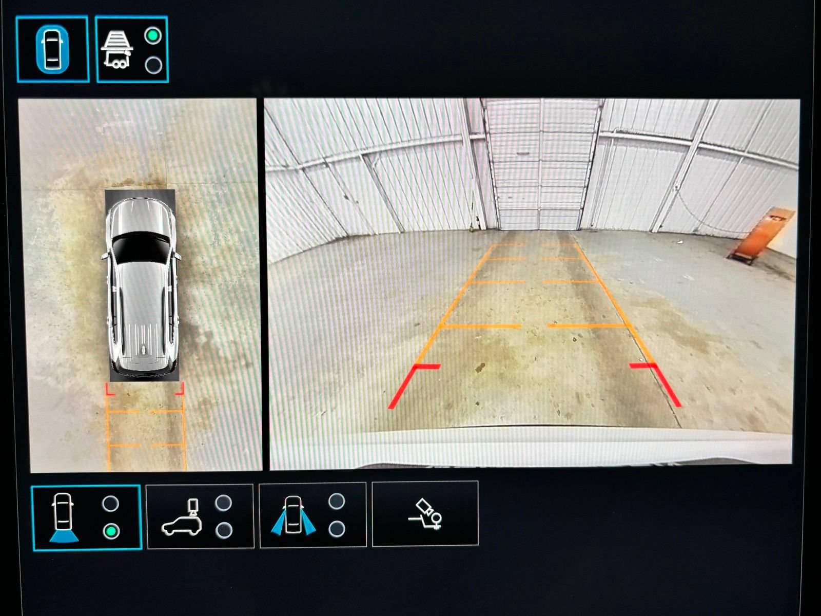 Used 2025 GMC Acadia AT4 w/ Luxury Package AWD/4WD image 15
