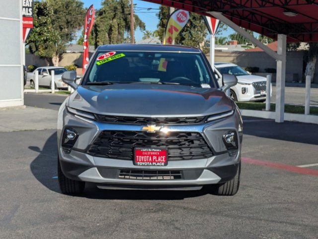 Used 2025 Chevrolet Blazer LT image 2