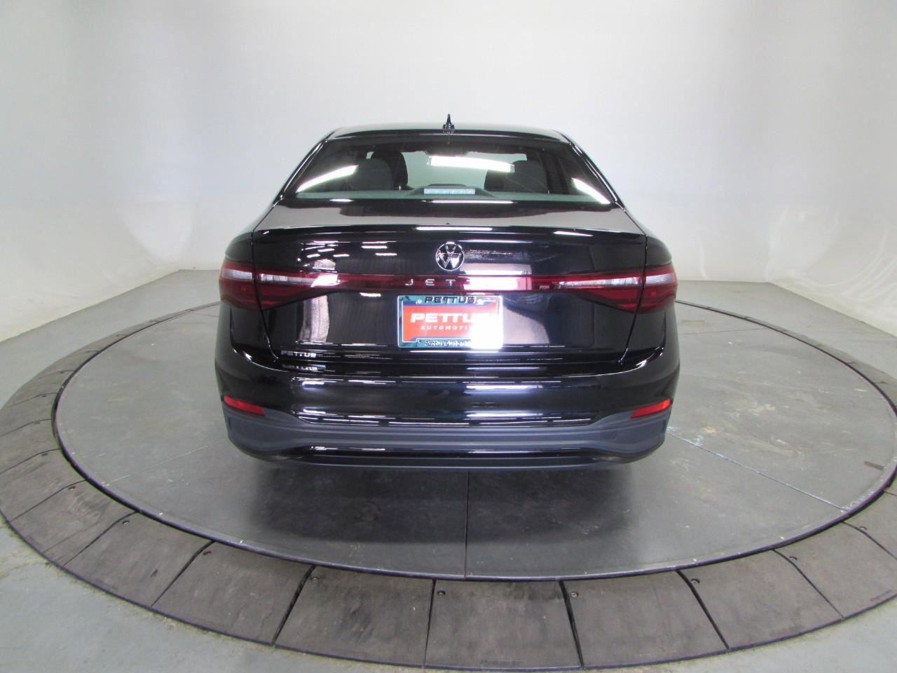 Used 2025 Volkswagen Jetta Sport image 6