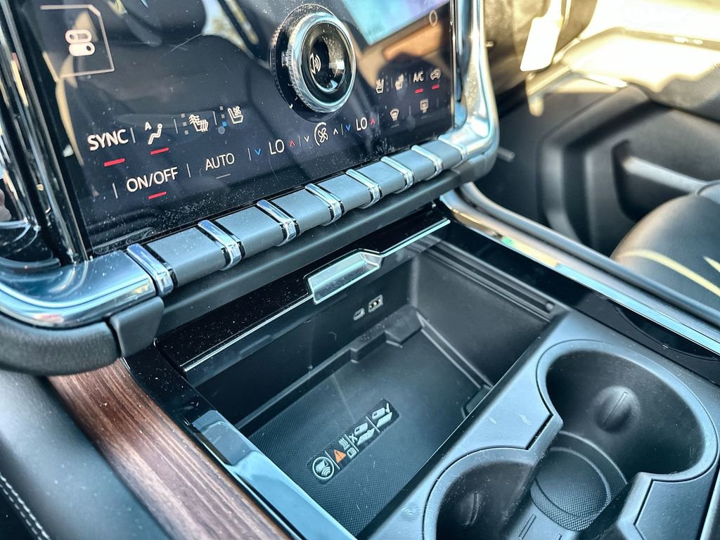 Used 2026 GMC Yukon XL Denali w/ Denali Reserve Package image 27