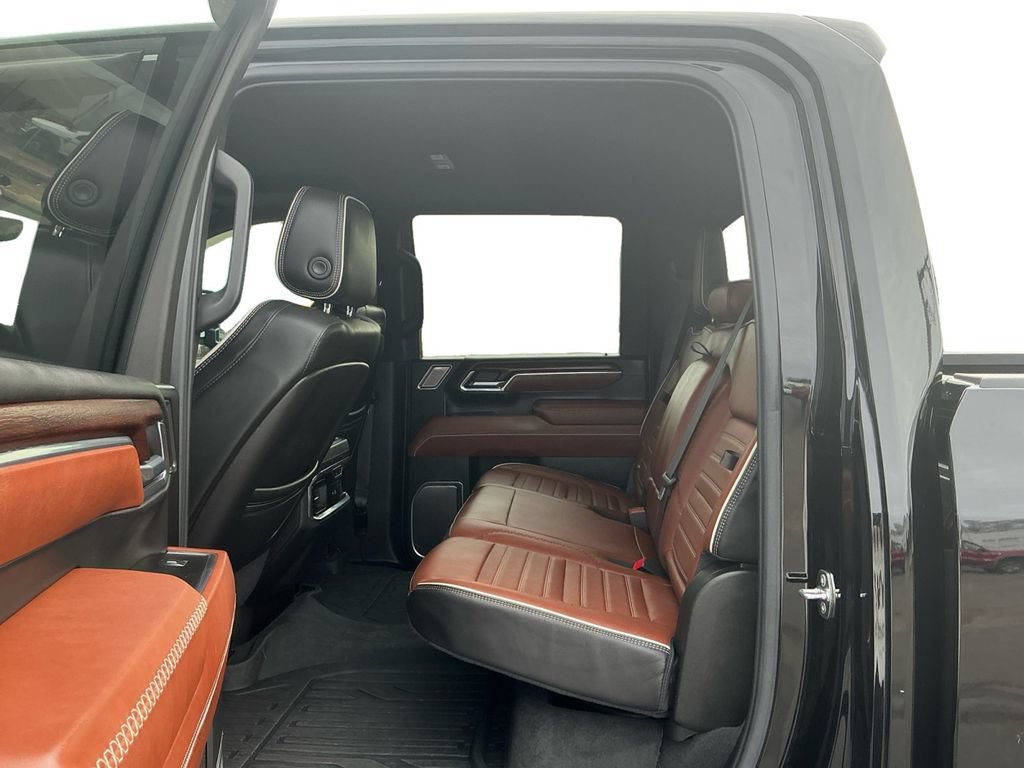 Used 2024 GMC Sierra 3500 Denali Ultimate AWD/4WD image 21
