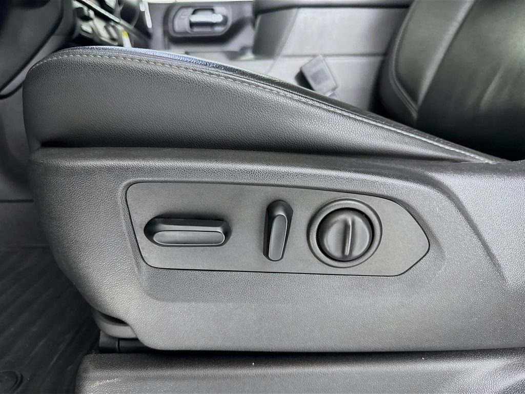 Used 2019 Chevrolet Silverado 1500 RST AWD/4WD image 16