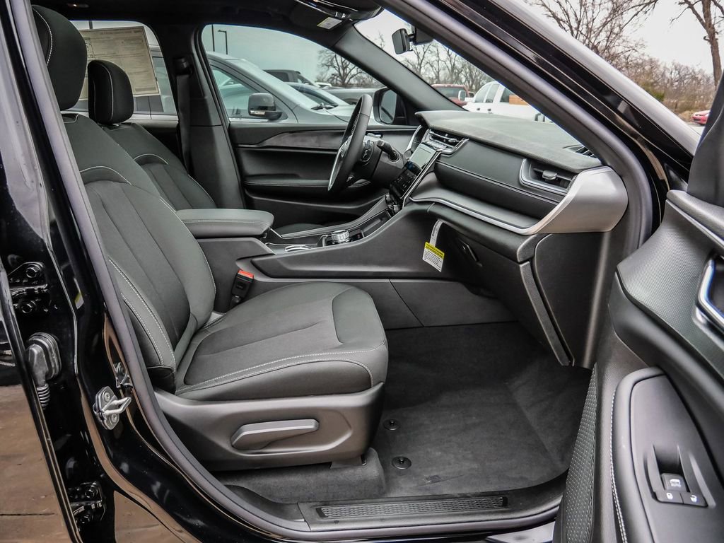 New 2026 Jeep Grand Cherokee Laredo X AWD/4WD image 10