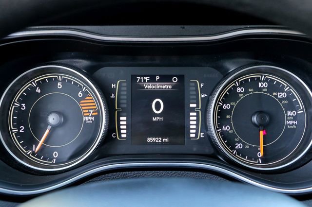 Used 2021 Jeep Cherokee Latitude FWD image 15