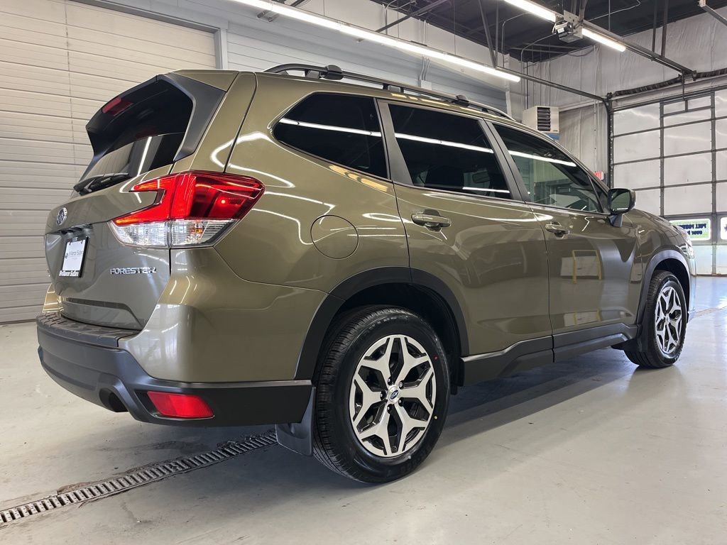 Certified 2022 Subaru Forester Premium image 8