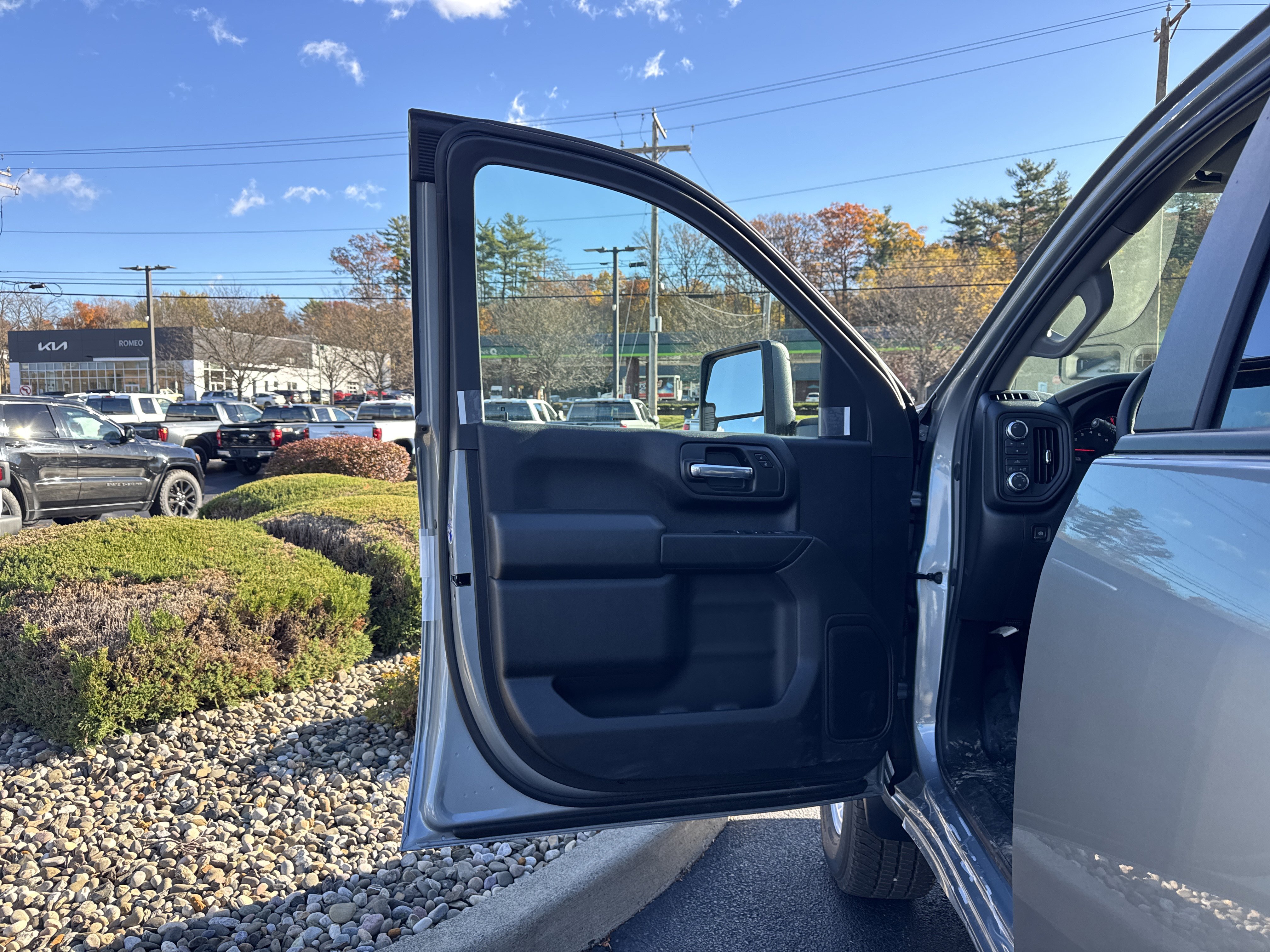 New 2026 GMC Sierra 2500 Pro w/ Convenience Package image 11