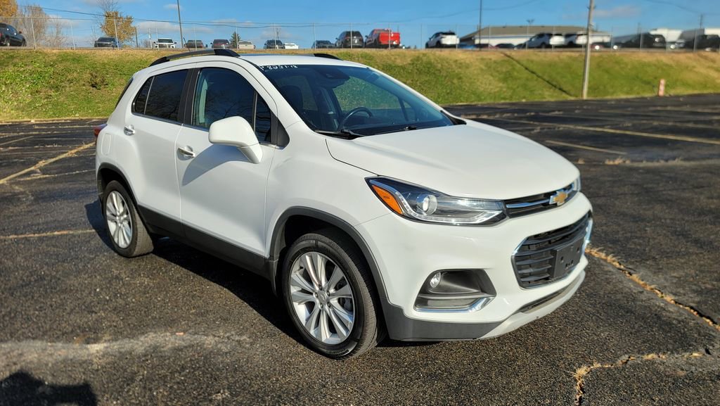 Used 2018 Chevrolet Trax Premier w/ LPO, Cargo Package image 16