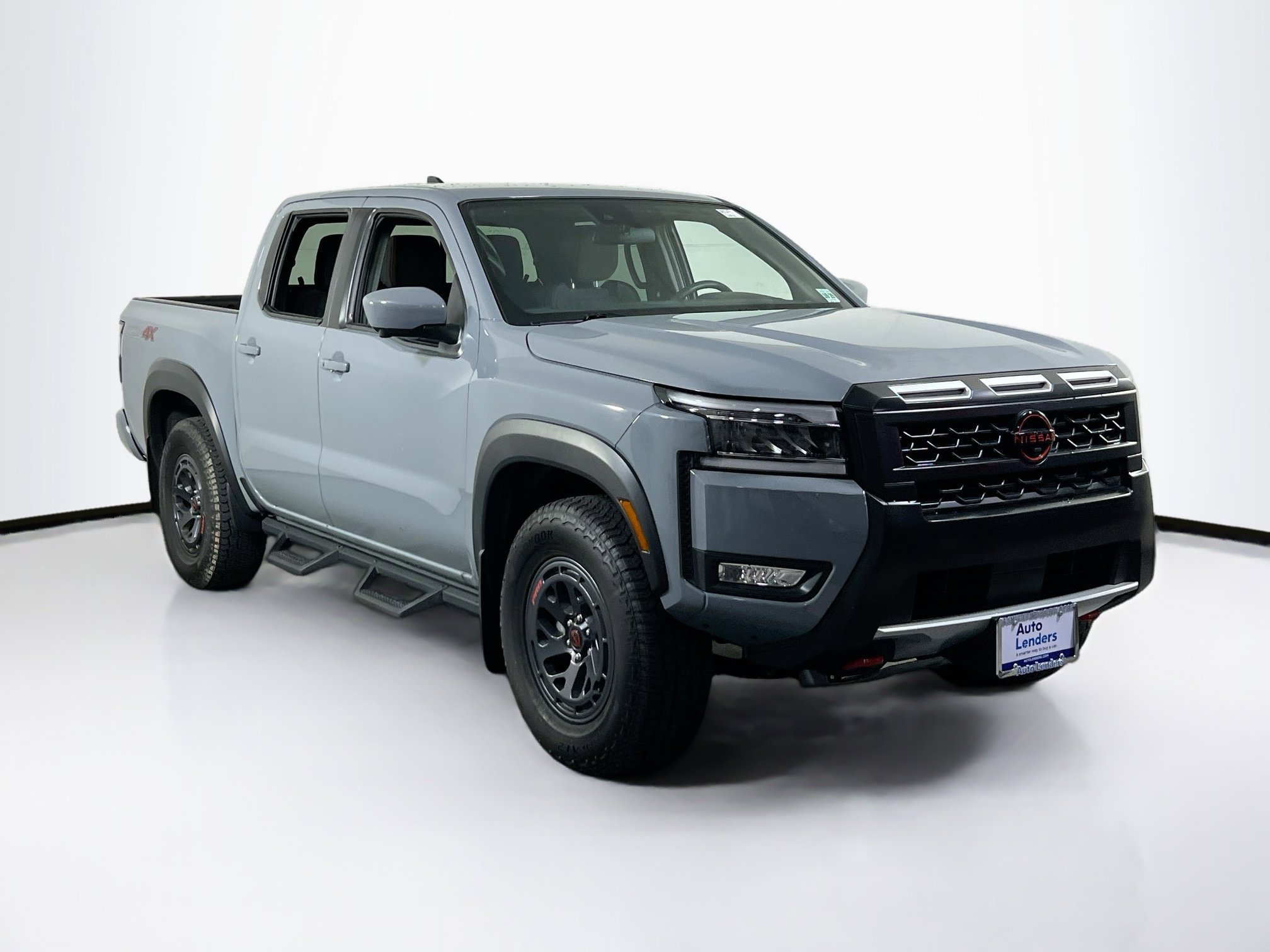 Used 2025 Nissan Frontier PRO-4X w/ Pro Convenience Package image 3