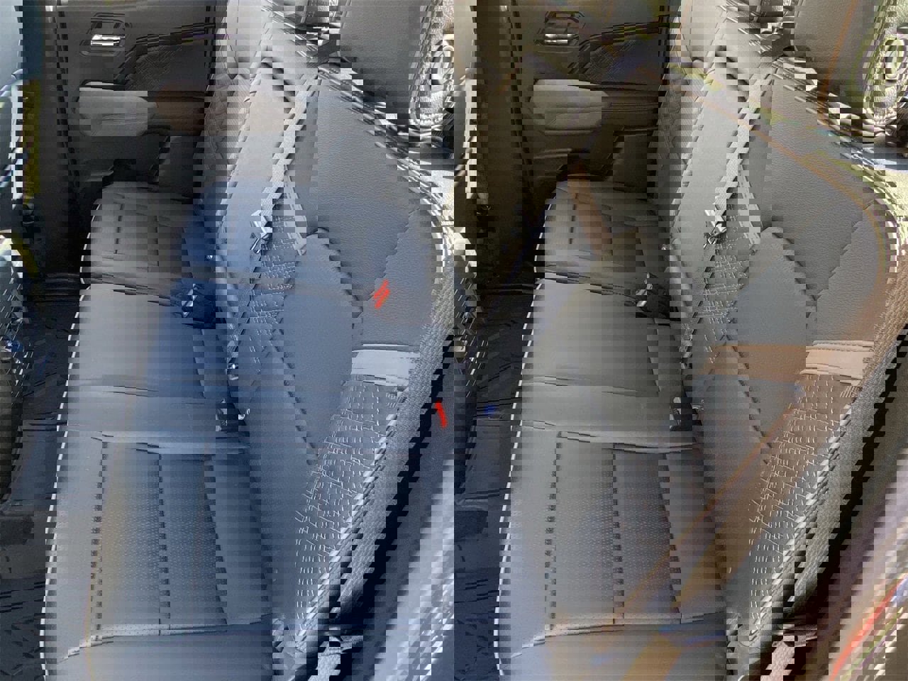 Used 2024 GMC Canyon Denali image 18