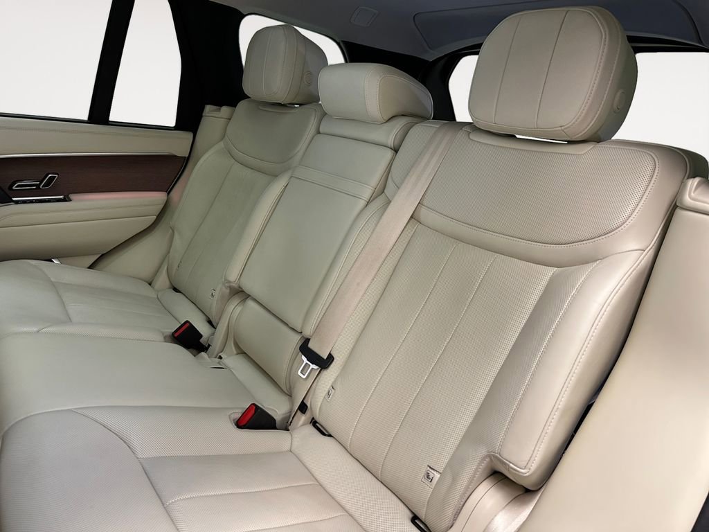 Used 2023 Land Rover Range Rover SE image 13