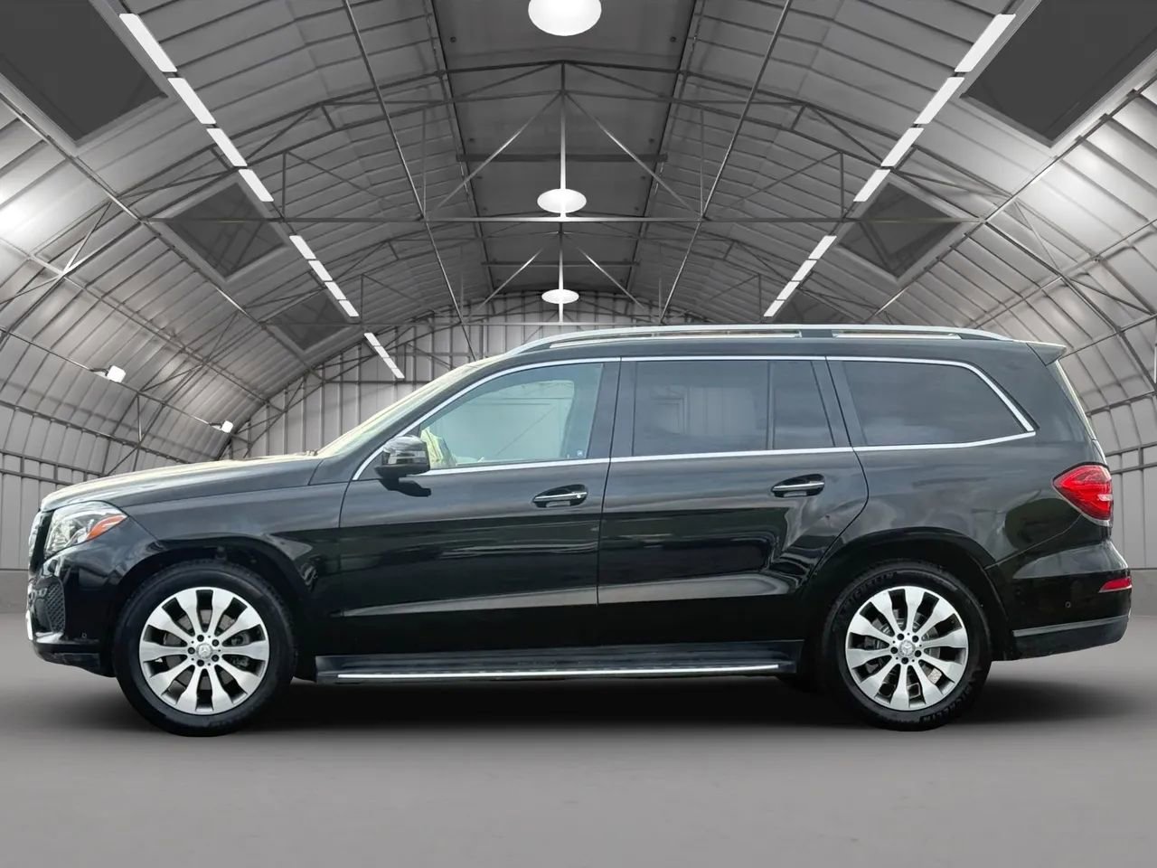 Used 2017 Mercedes-Benz GLS 450 4MATIC image 4