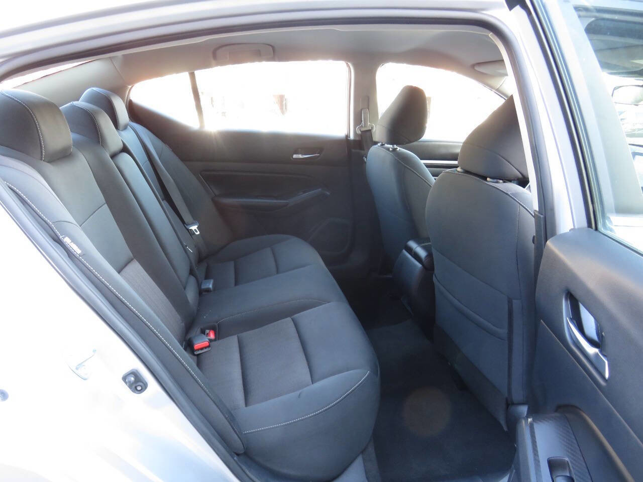 Used 2022 Nissan Altima 2.5 SV image 19