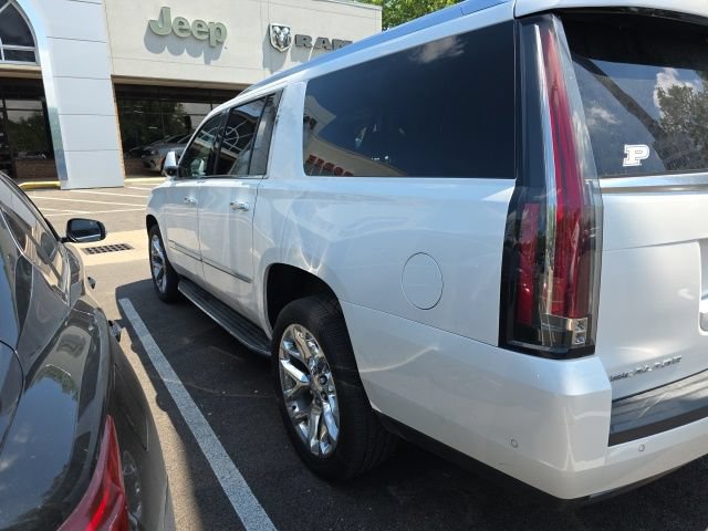 Used 2017 Cadillac Escalade ESV Luxury AWD/4WD image 9
