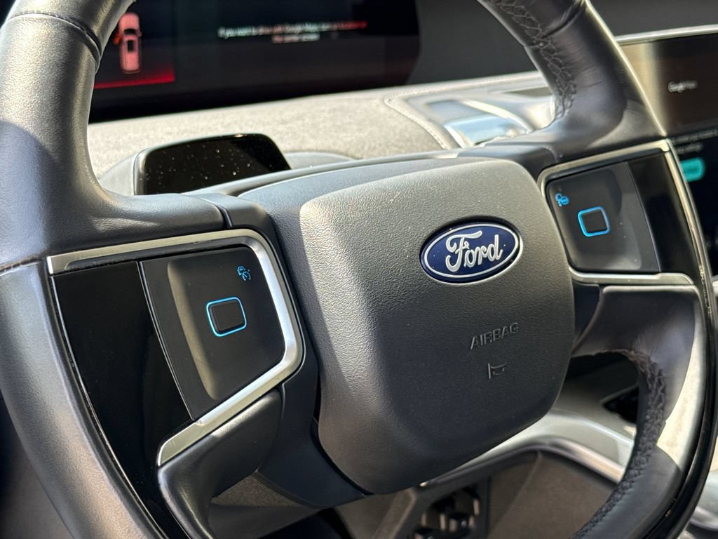 Used 2025 Ford Expedition Platinum AWD/4WD image 29