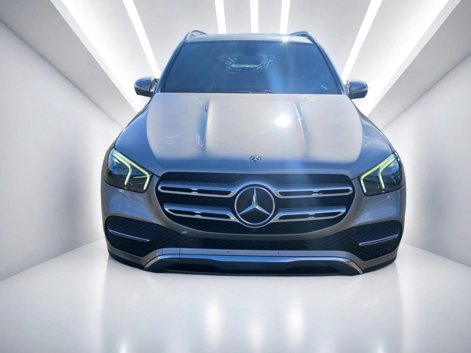 Used 2020 Mercedes-Benz GLE 350 4MATIC w/ Premium Package image 3