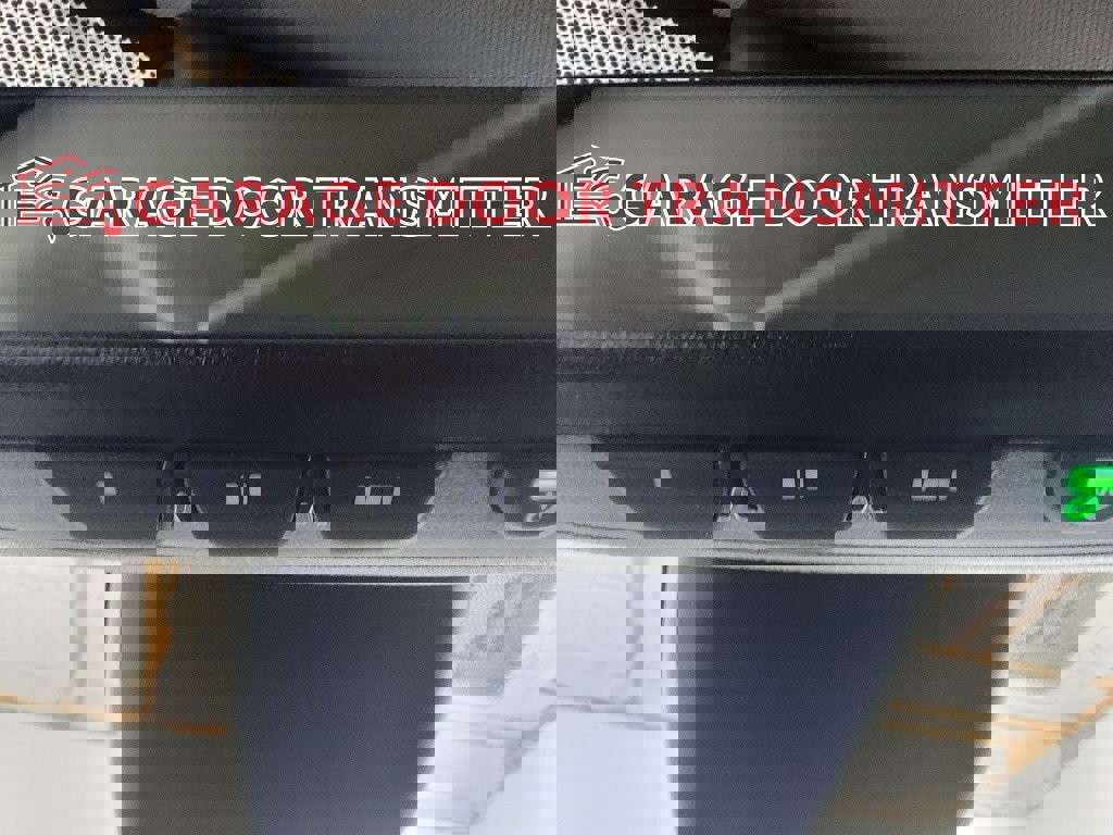 Certified 2025 Toyota Highlander XLE image 31