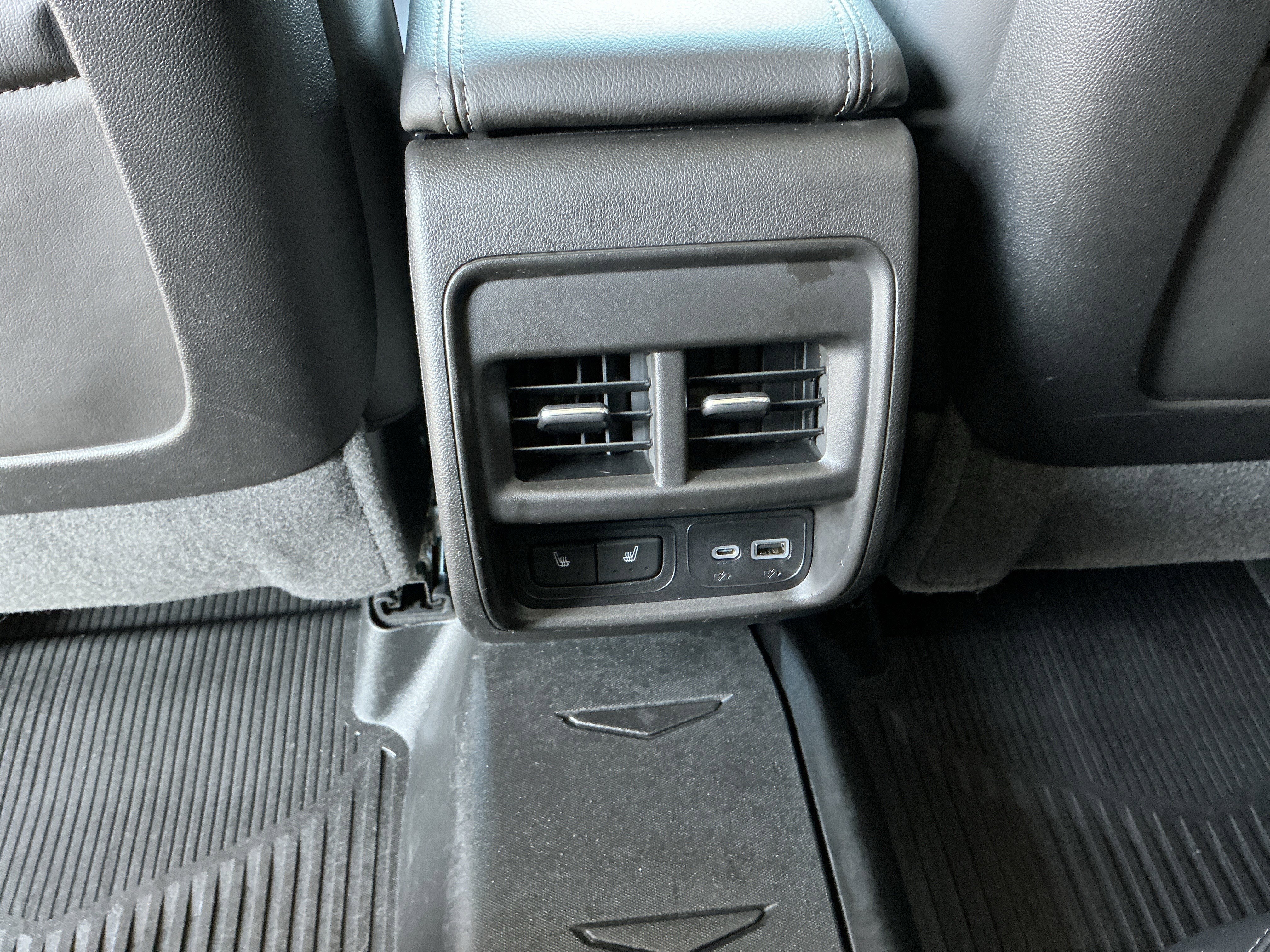 Used 2019 Cadillac XT4 Premium Luxury w/ Cold Weather Package image 33