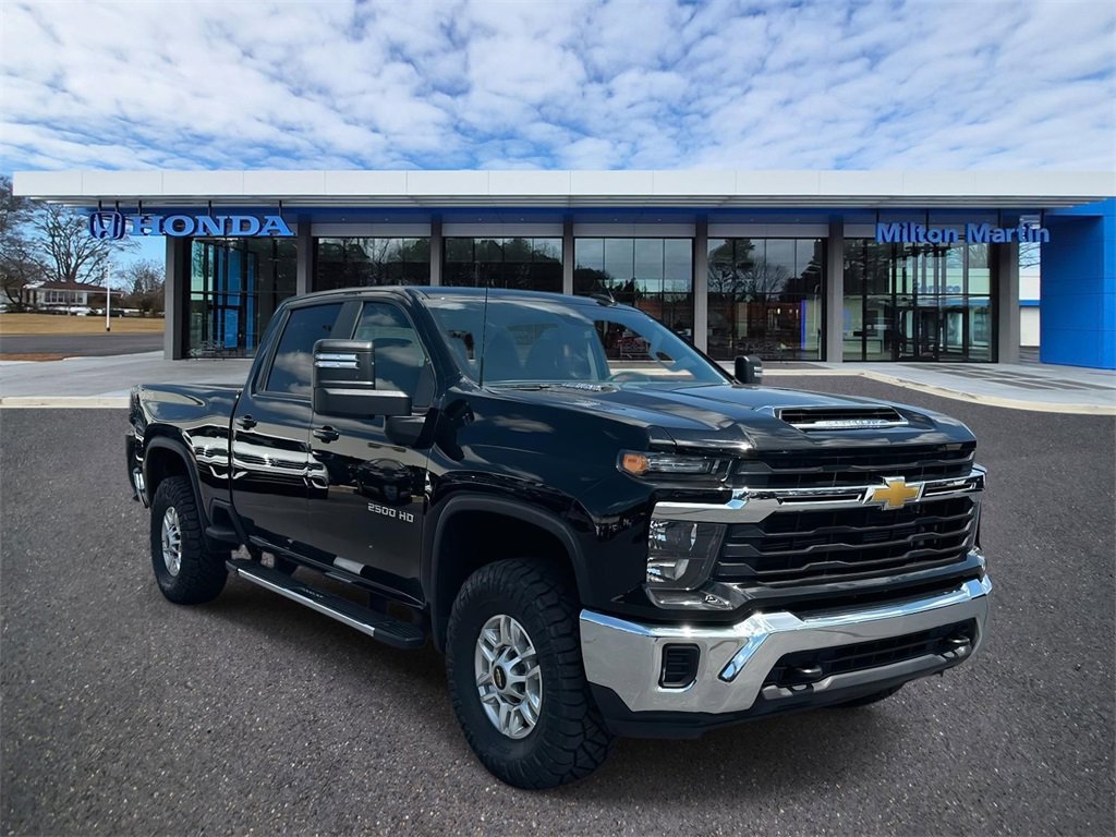 Used 2024 Chevrolet Silverado 2500 LT