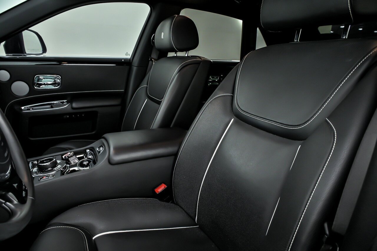Used 2020 Rolls-Royce Ghost RWD image 23