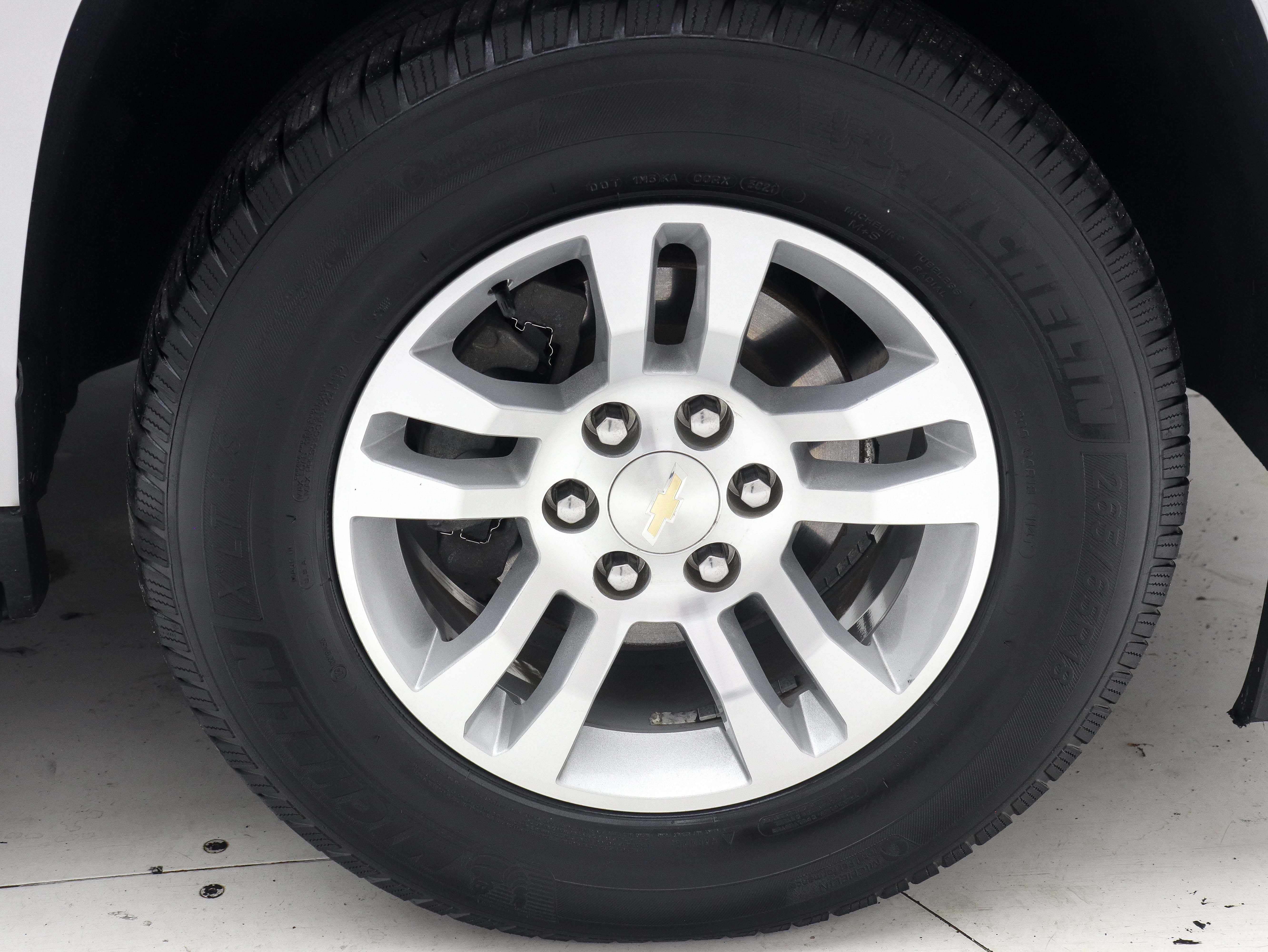 Used 2017 Chevrolet Suburban LT AWD/4WD image 37