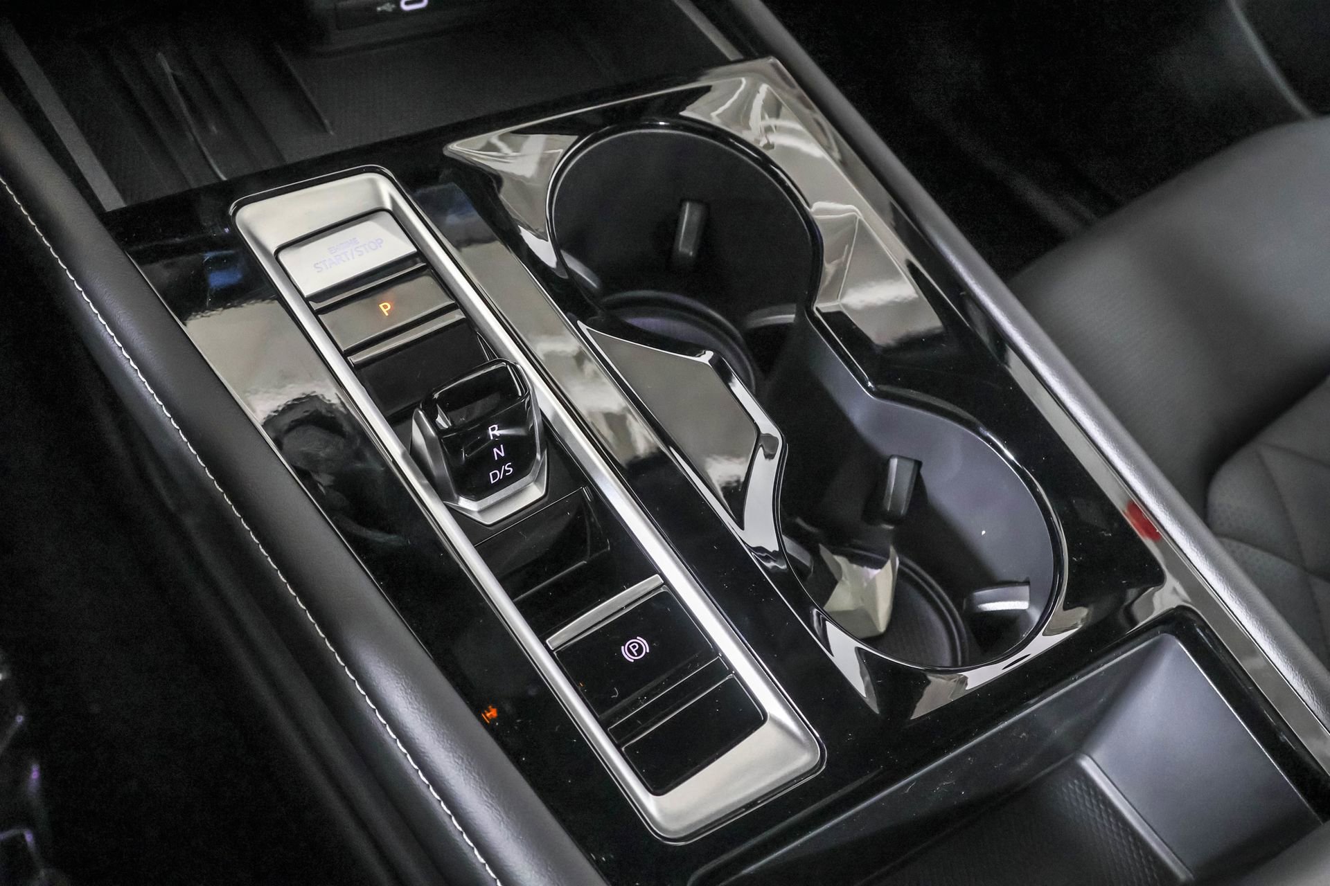 New 2026 Volkswagen Atlas Cross Sport SEL Premium R-Line image 30