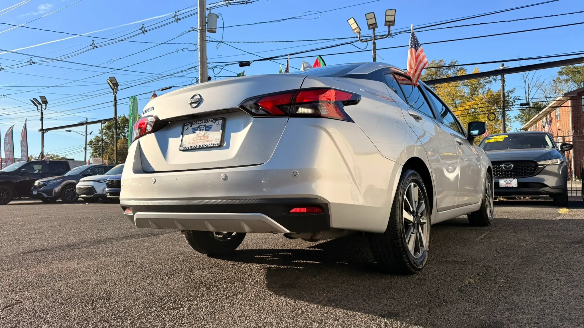 Used 2025 Nissan Versa SV FWD image 9