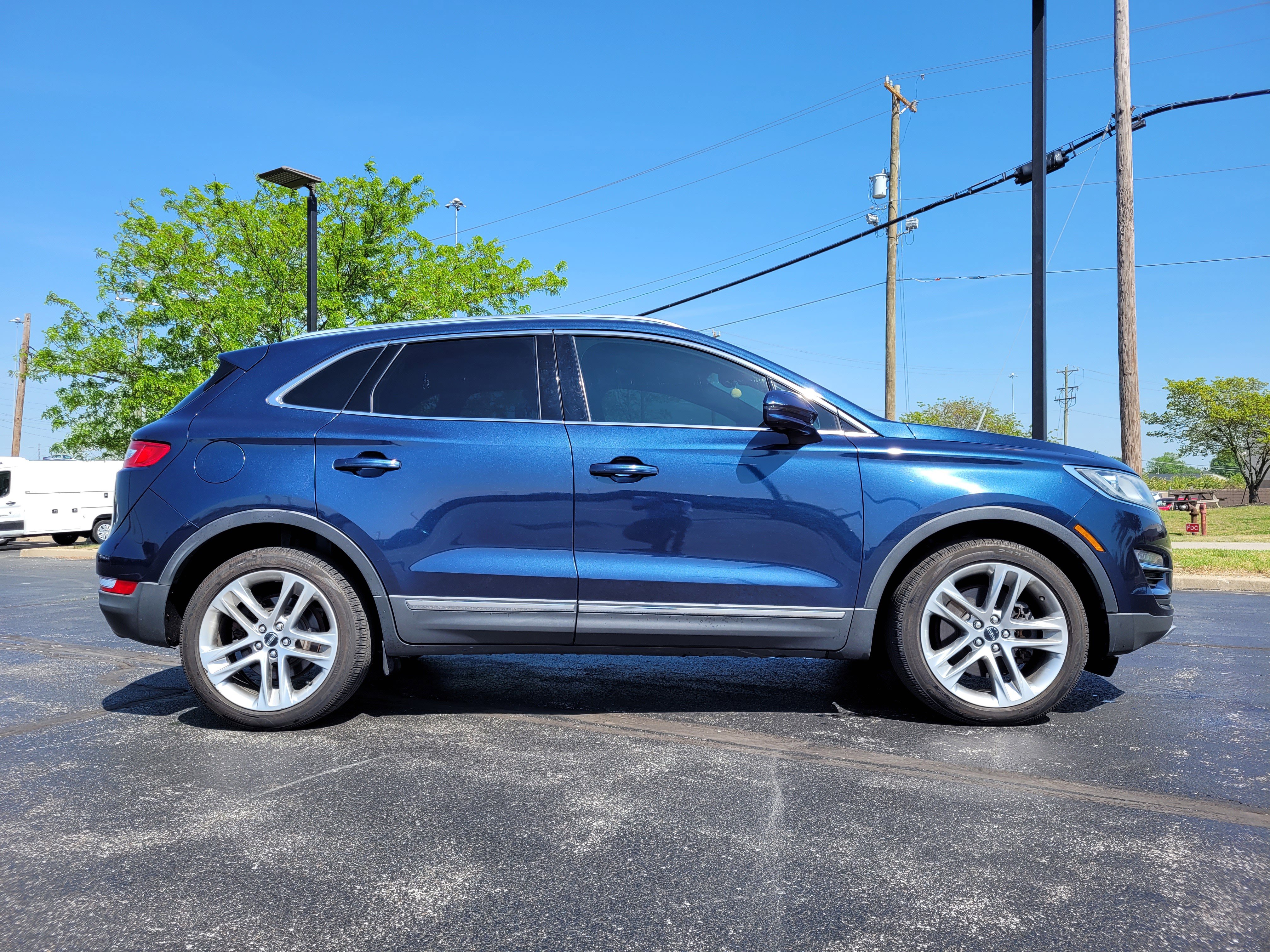 Used 2017 Lincoln MKC Reserve w/ Lincoln MKC Climate Package image 2