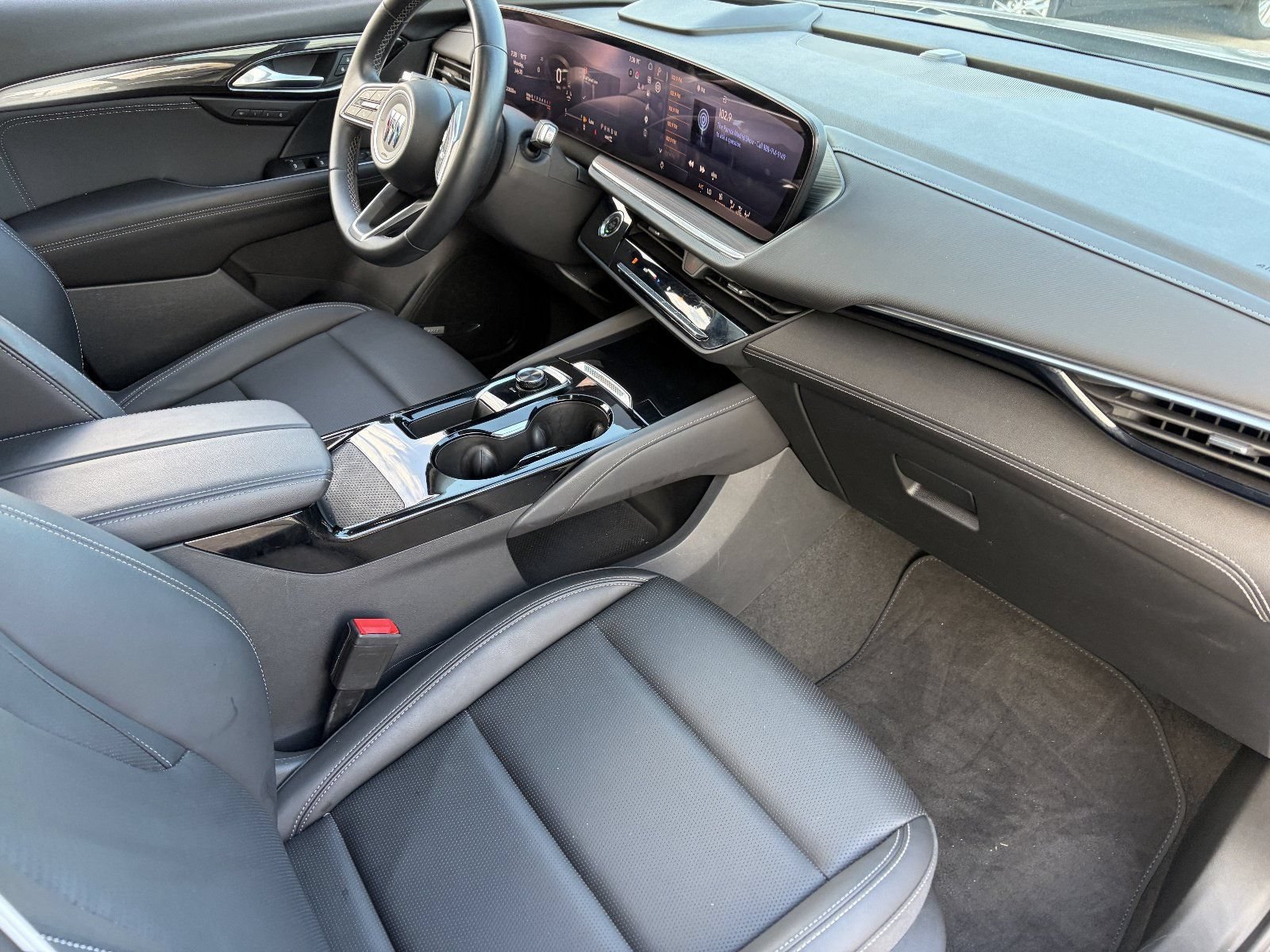 Certified 2025 Buick Envision Preferred AWD/4WD image 13