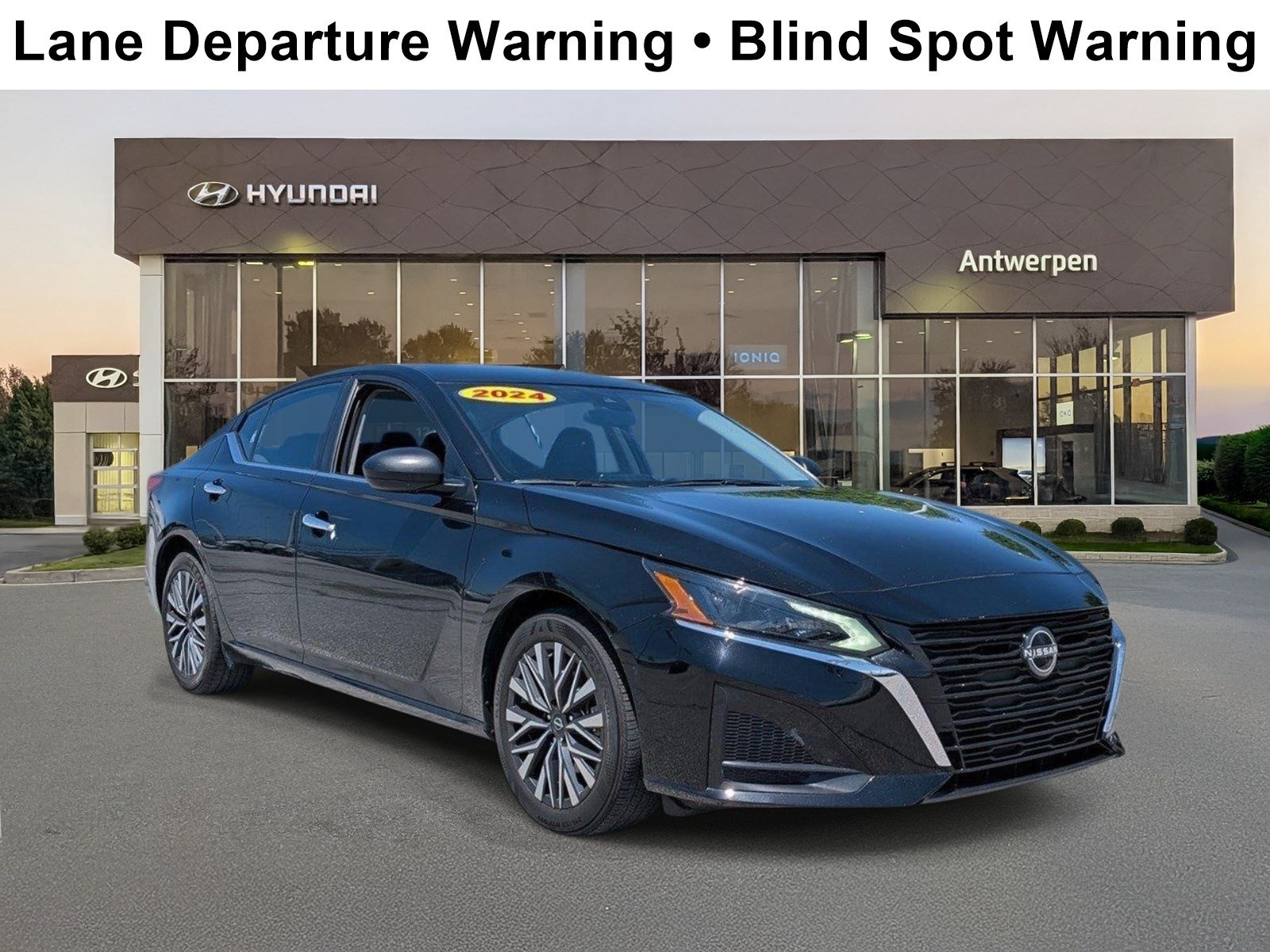 Used 2024 Nissan Altima 2.5 SV FWD image 1
