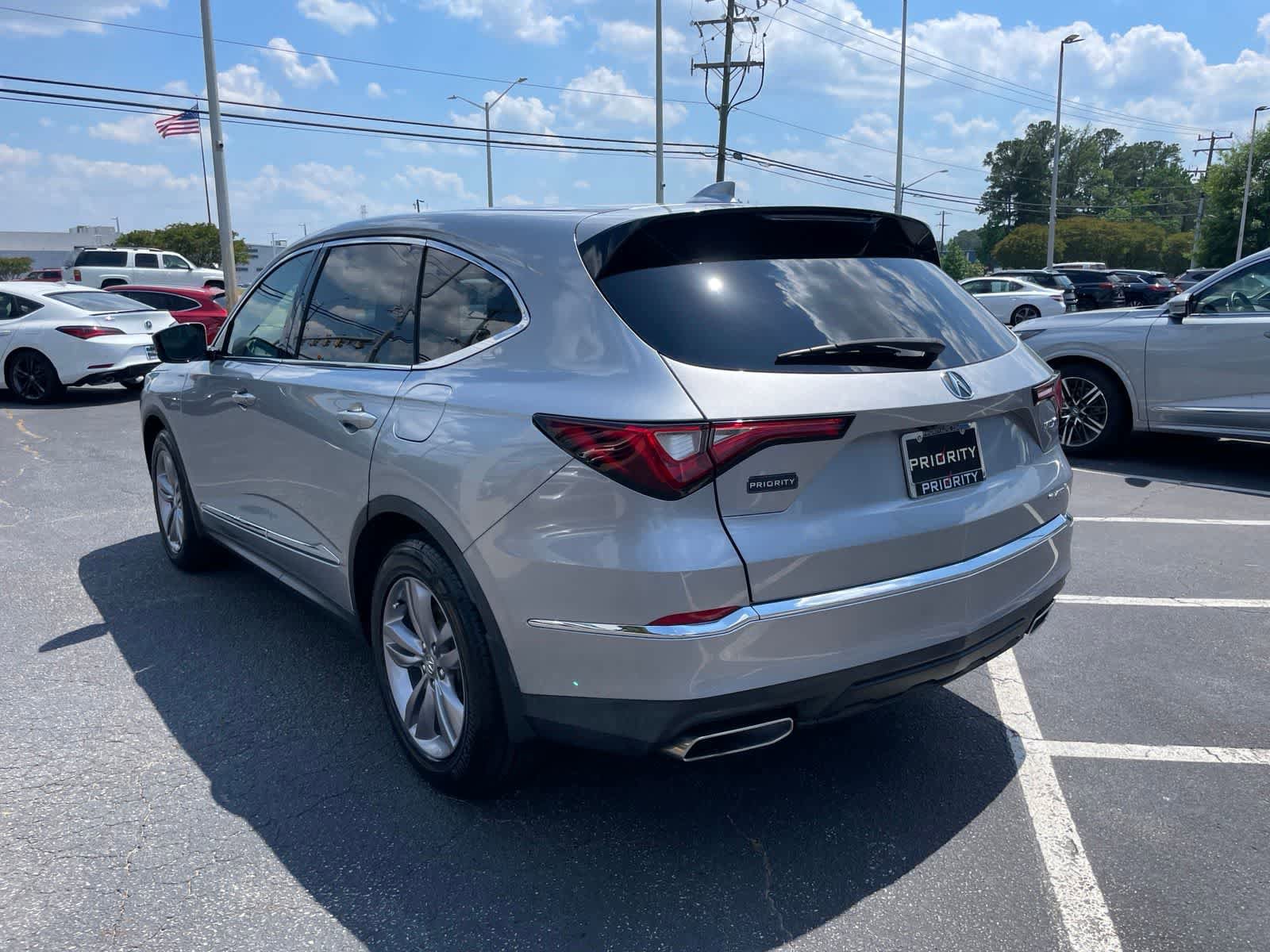 Used 2022 Acura MDX SH-AWD image 3