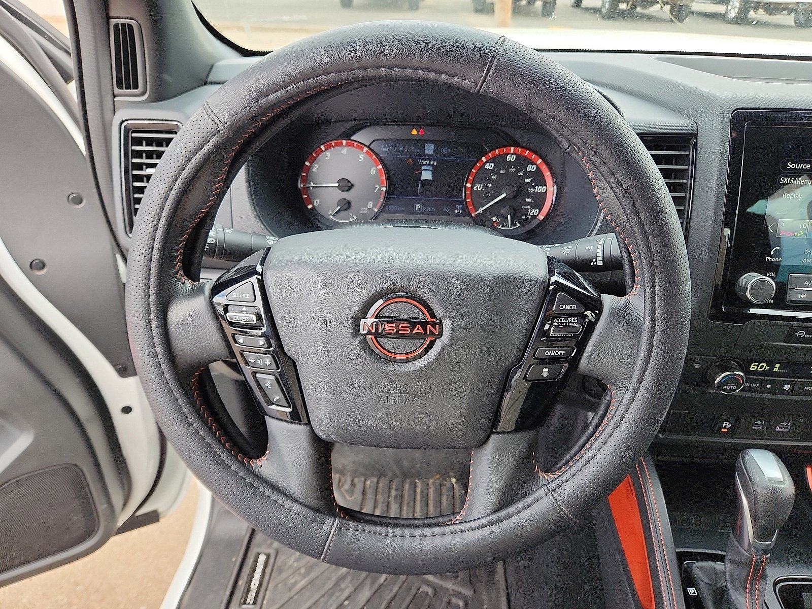 Used 2023 Nissan Frontier PRO-4X w/ Technology Package image 17