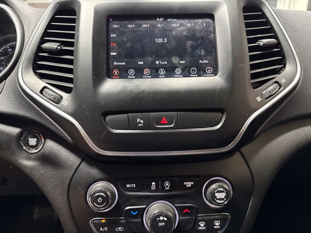Used 2019 Jeep Cherokee Latitude Plus FWD image 8