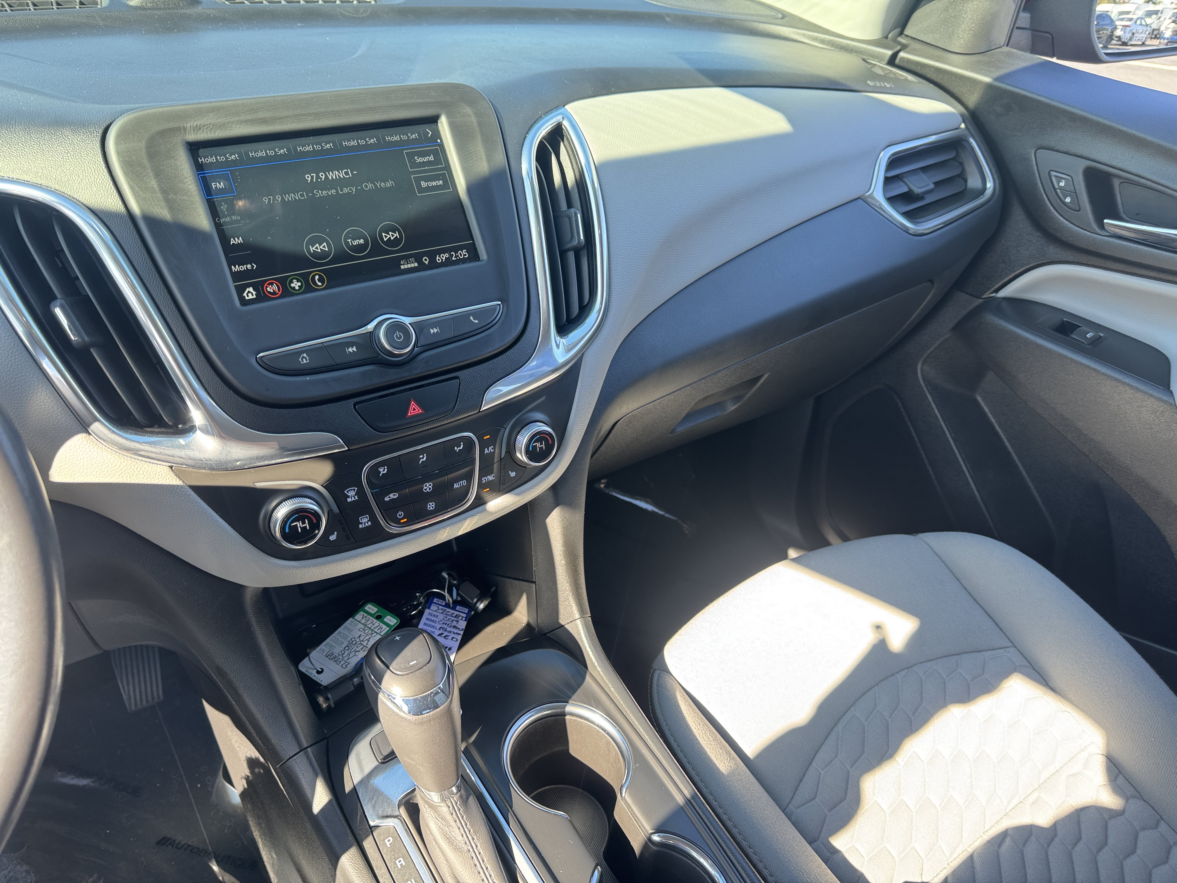 Used 2019 Chevrolet Equinox LT FWD image 23