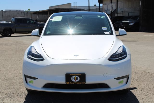 Used 2022 Tesla Model Y Long Range AWD/4WD image 2